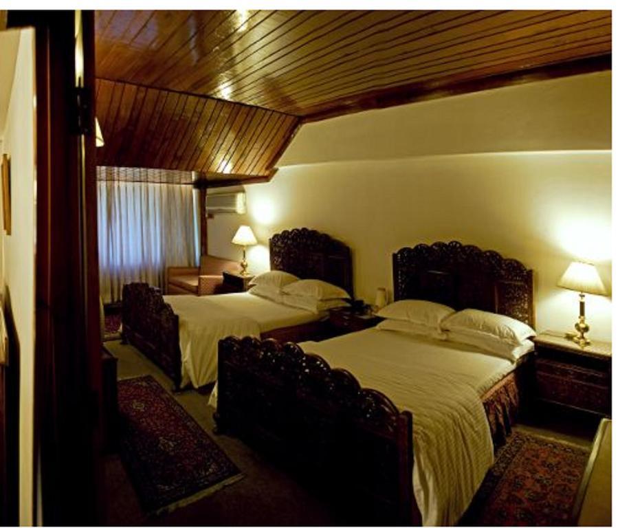 Hotel Broadway ศรีนาการ์ ภายนอก รูปภาพ