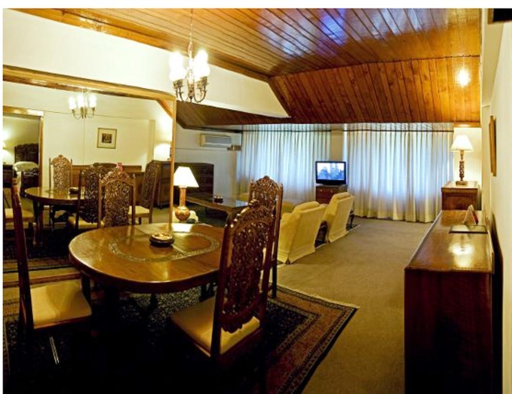 Hotel Broadway ศรีนาการ์ ภายนอก รูปภาพ